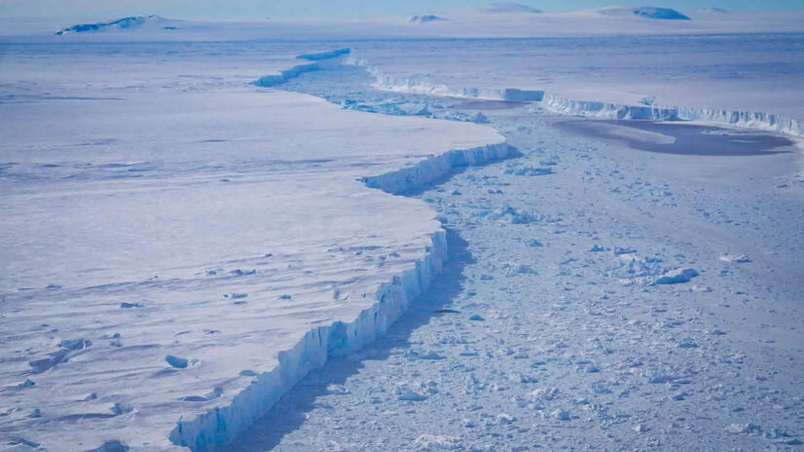 image of a glacier in Antarctica